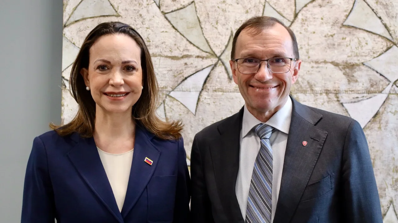 María Corina Machado se reúne con canciller de Noruega
