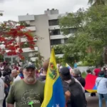 Trabajadores y pensionados exigen elecciones libres ante la Embajada de Estados Unidos en Caracas